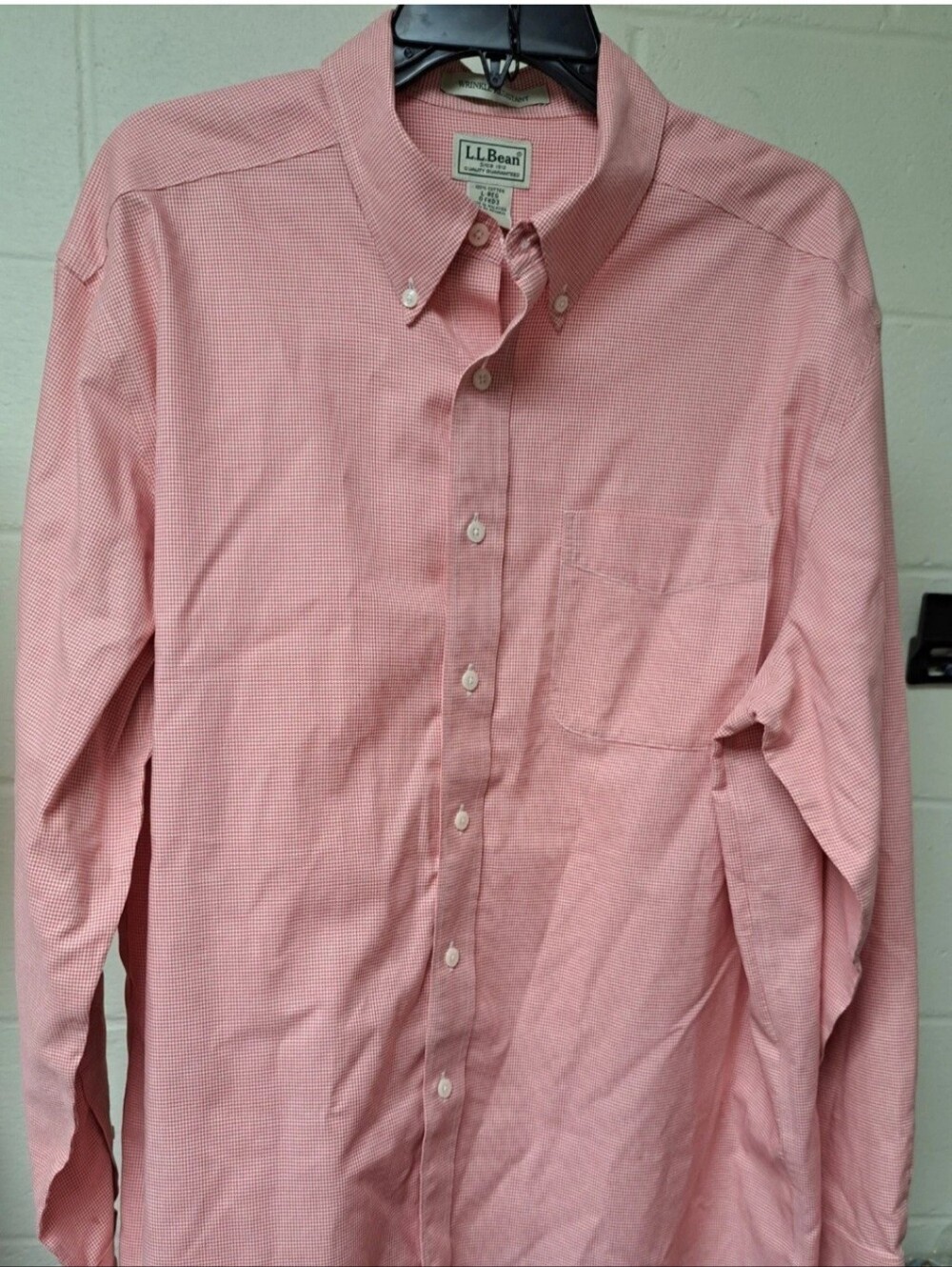 L.L.Bean Red And White Checkered Size L Men's Long Sleeve Button Down Shirt.